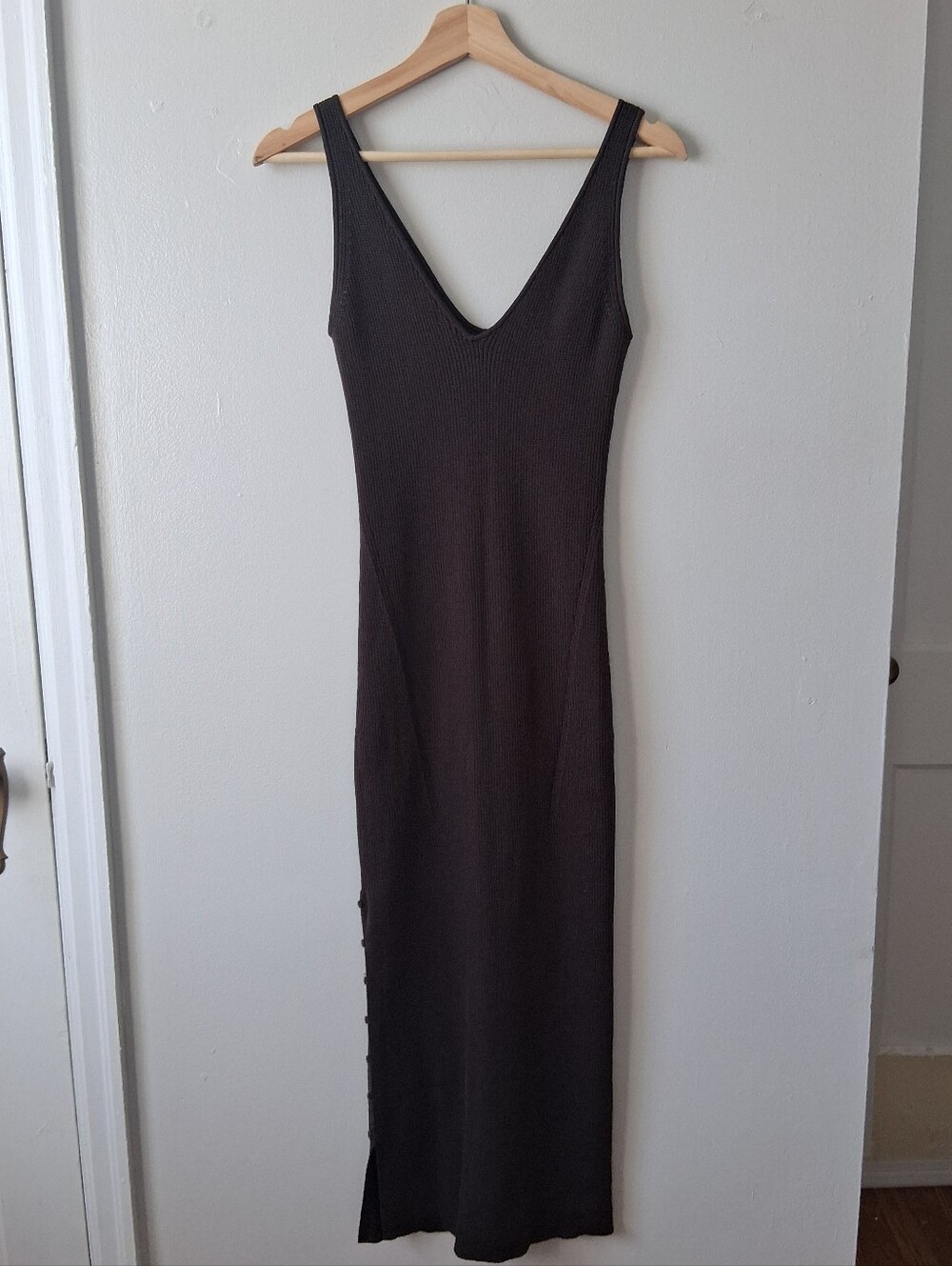 H&M Brown Ribbed Dress With Buttons - Picture 4 of 8